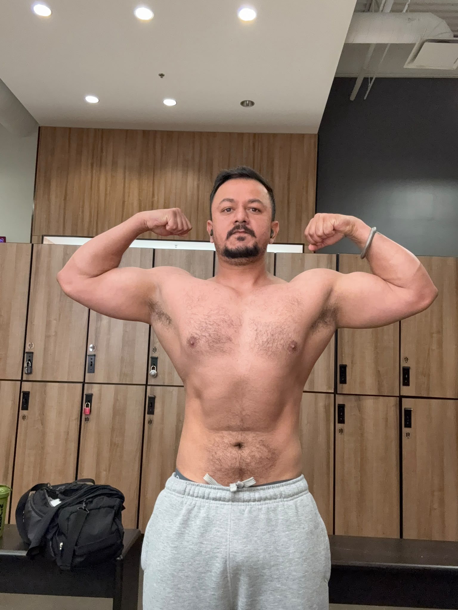 Manpreet after six months of Pack Leader Coaching at 168 lbs with a 33-inch waist.